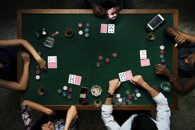 Chiến thuật trên bàn poker